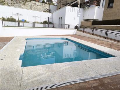 Swimming pool of Flat for sale in  Granada Capital