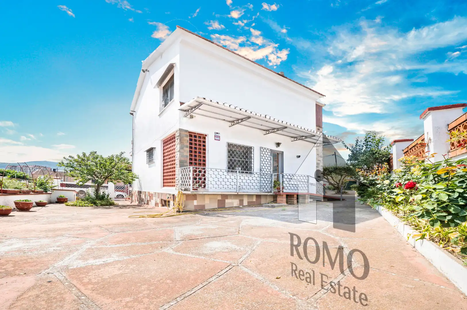 Vista exterior de Casa o chalet en venta en Santa Perpètua de Mogoda con Aire acondicionado, Calefacción y Jardín privado