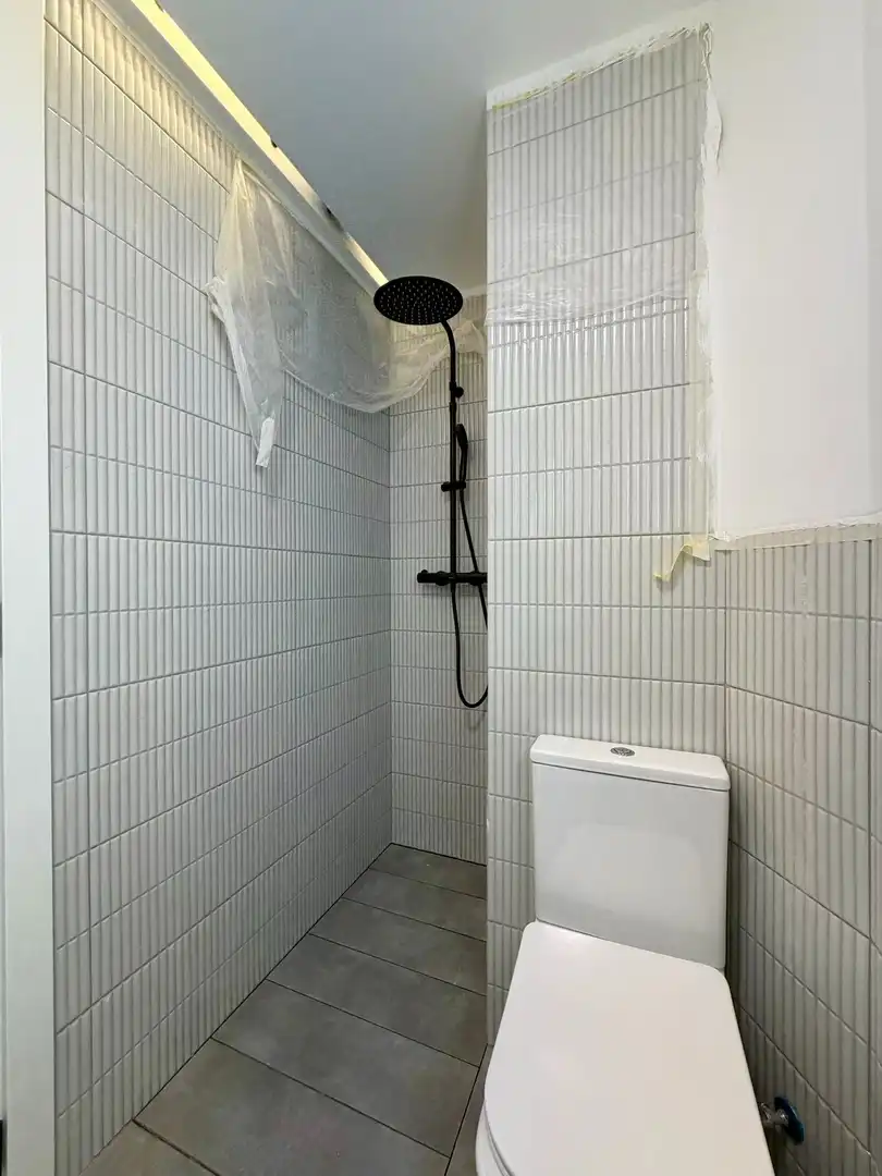 Badezimmer von Wohnung zum Verkauf in Alcoy / Alcoi mit Klimaanlage und Terrasse