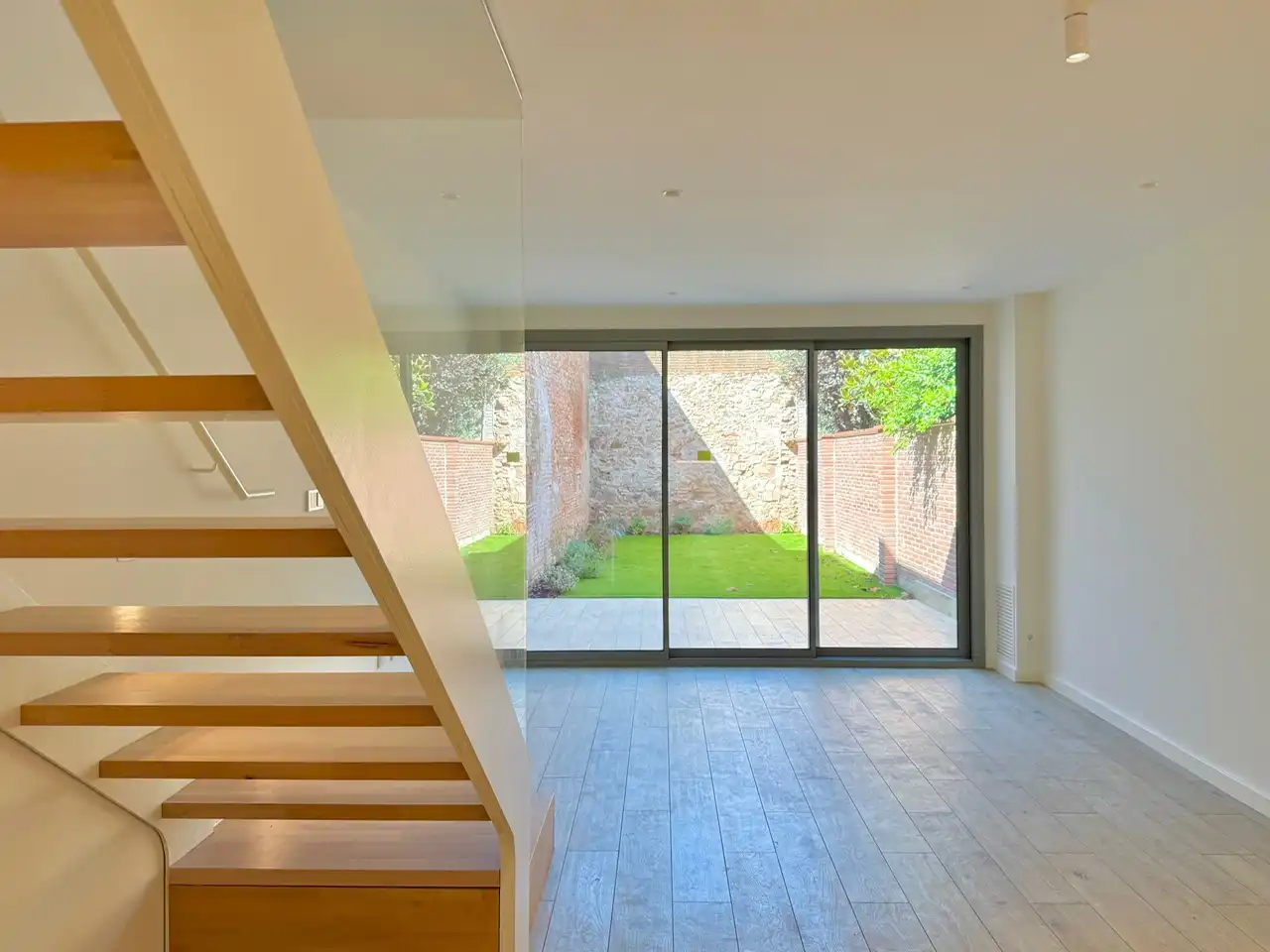 Piso de alquiler en Sabadell con Aire acondicionado, Calefacción y Jardín privado