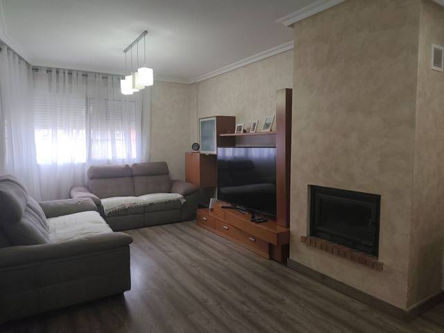 Dúplex en Venta en Polígono Santa Ana