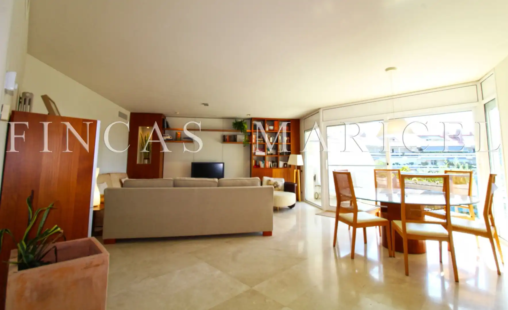 Living room of Flat for sale in Sitges  with Air Conditioner, Heating and Storage room
