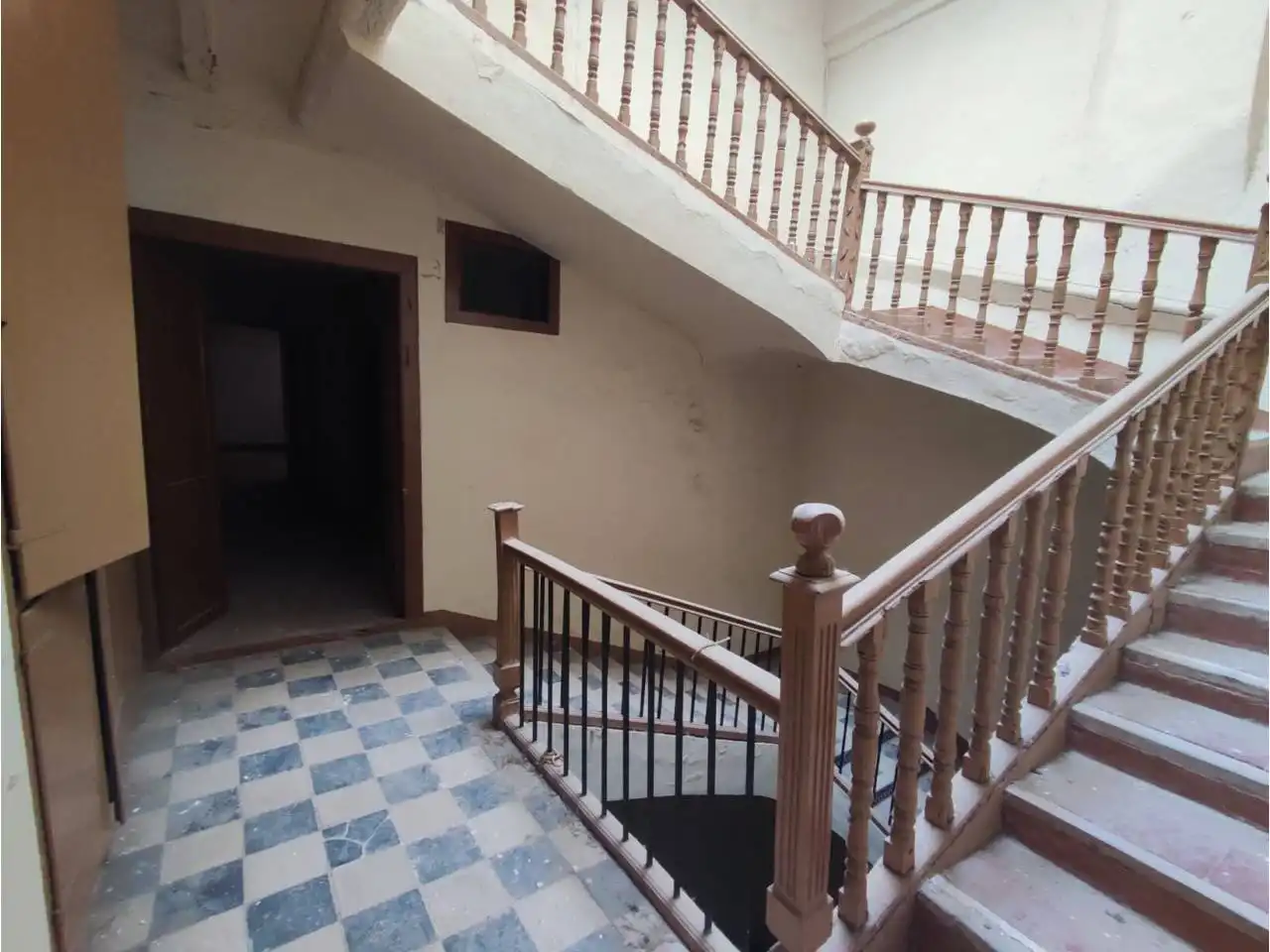 Casa adosada en venta en Barbastro