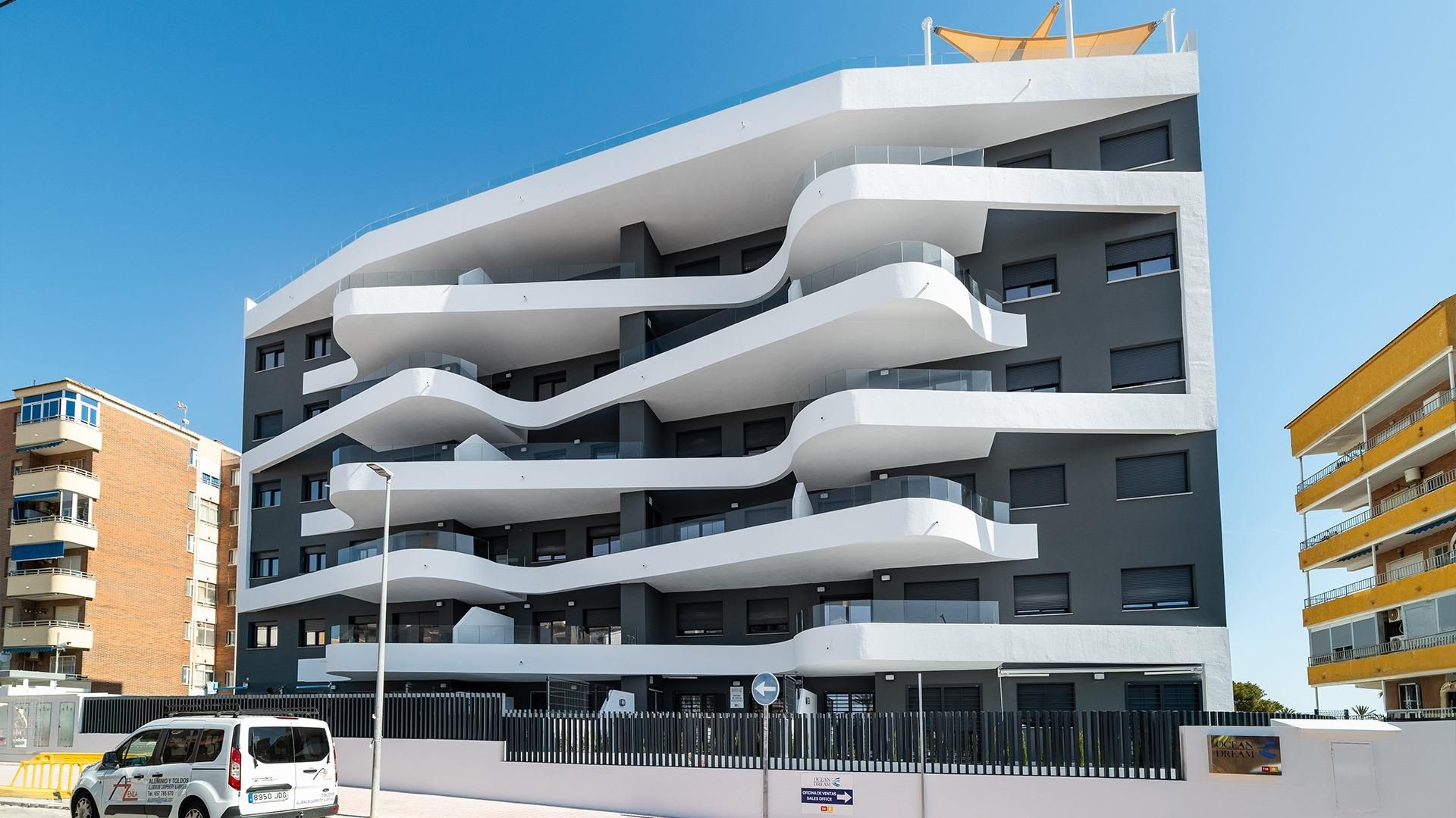 Vista exterior de Apartament en venda en Torrevieja amb Jardí privat, Terrassa i Traster