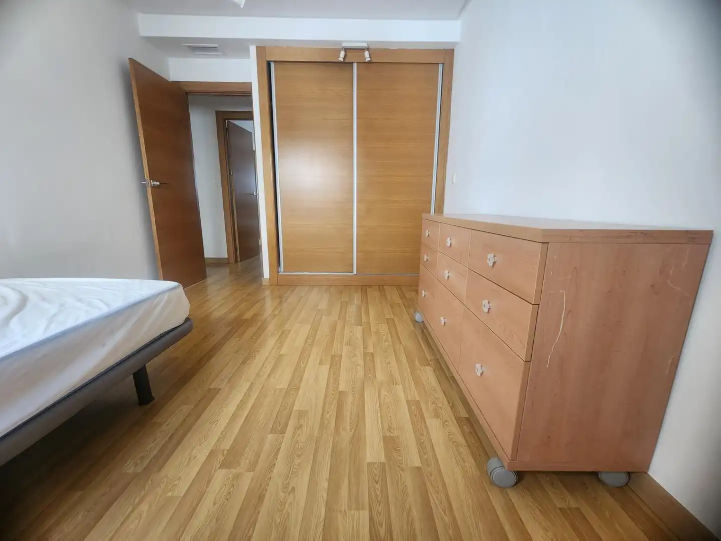 Dormitori de Pis en venda en Crevillent amb Jardí privat, Moblat i Balcó