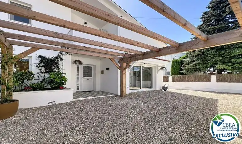 House with garden for sale in Carrer Pení, imagen 4