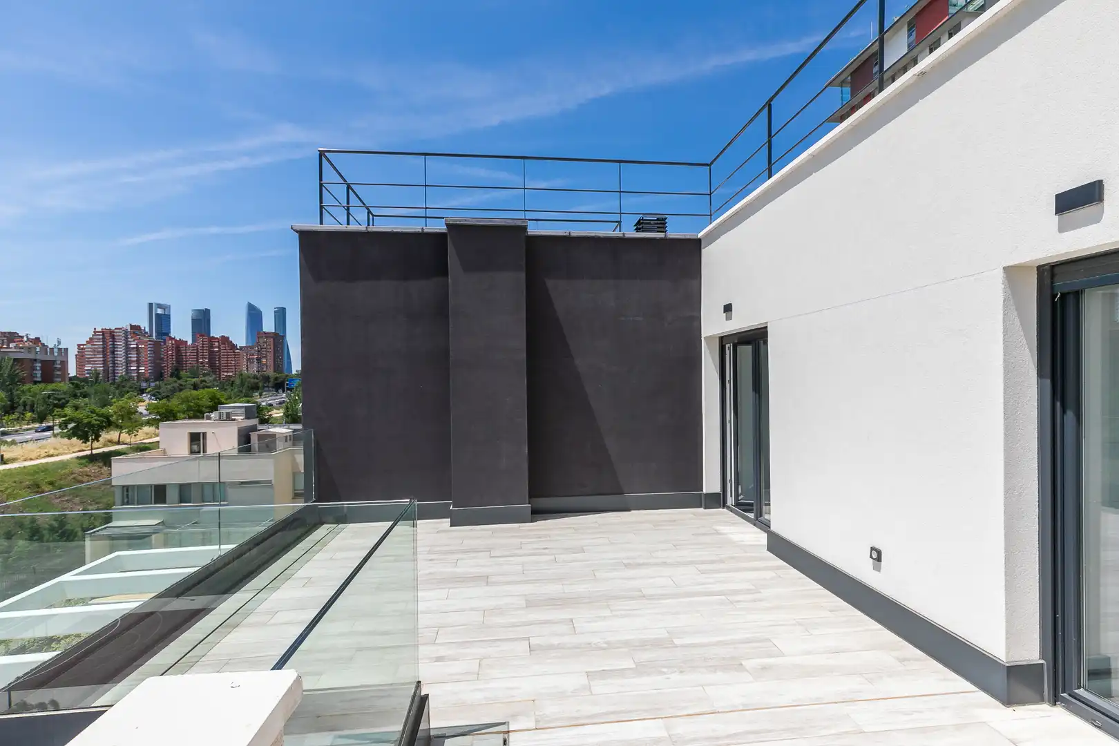 Terrasse von Dachboden zur Miete in Madrid mit Klimaanlage, Heizung und Parkett