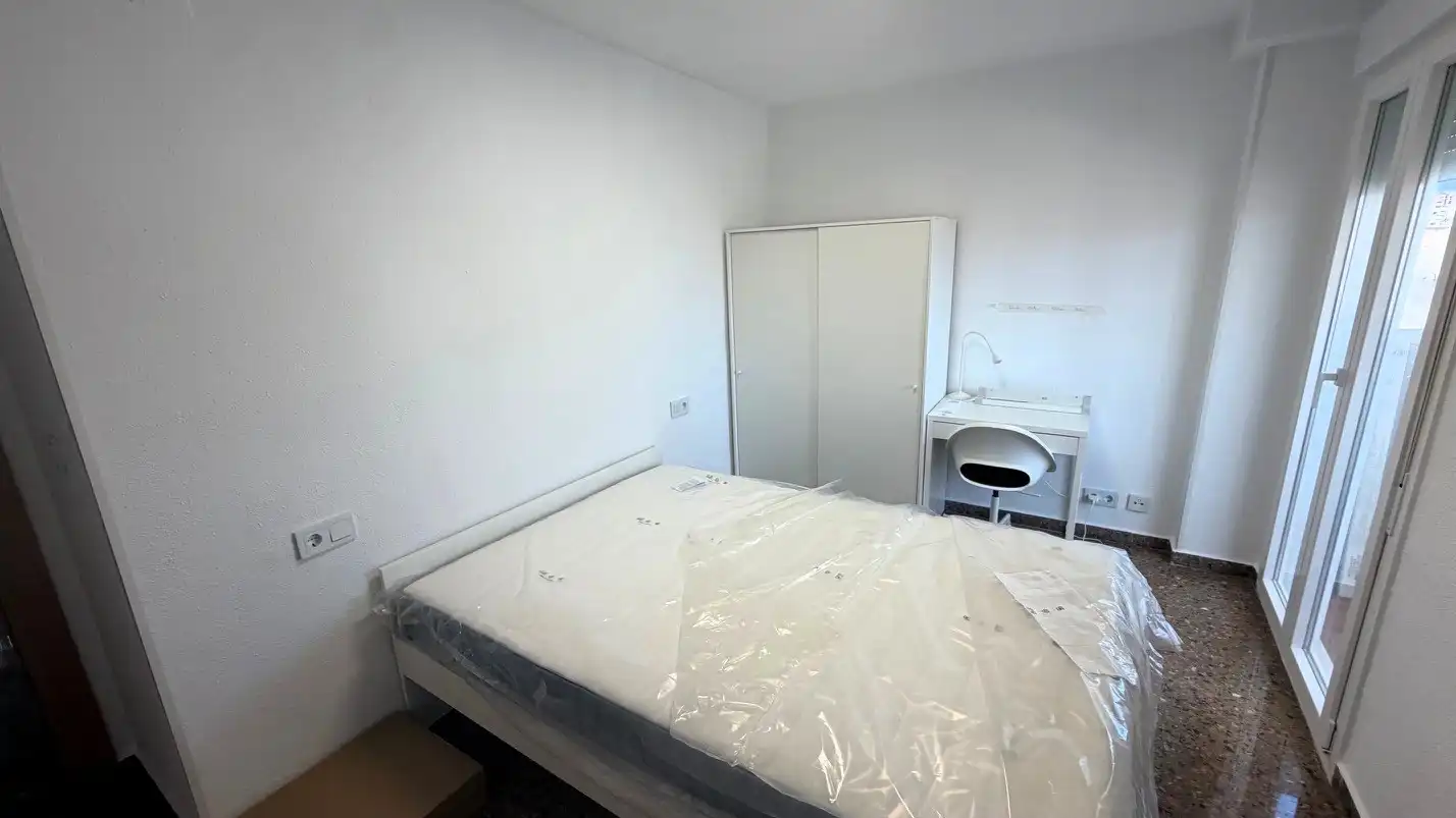 Bedroom of Flat for rent in Valencia  with Air Conditioner, Terrace and Furnished