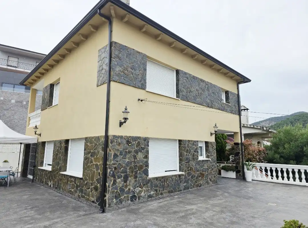 Exterior view of Houses for sale in Sant Fost de Campsentelles  with Air Conditioner, Heating and Private garden
