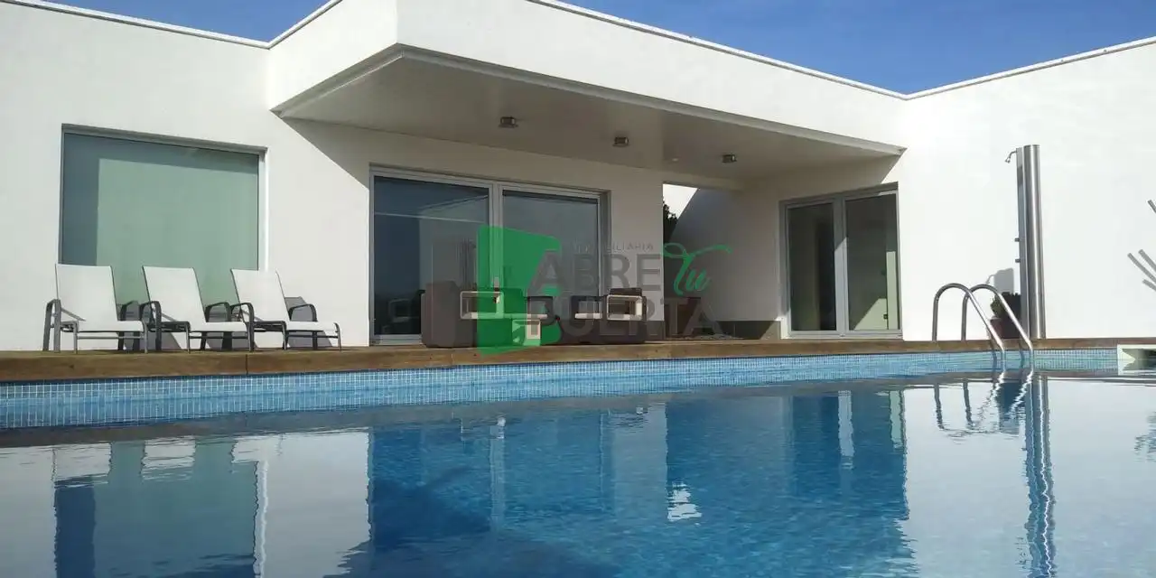 Houses for sale in A Merca