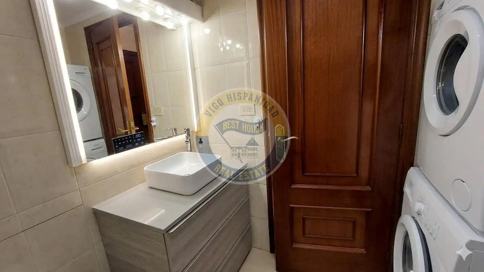 Bathroom of Flat for sale in Vigo   with Heating, Storage room and Furnished