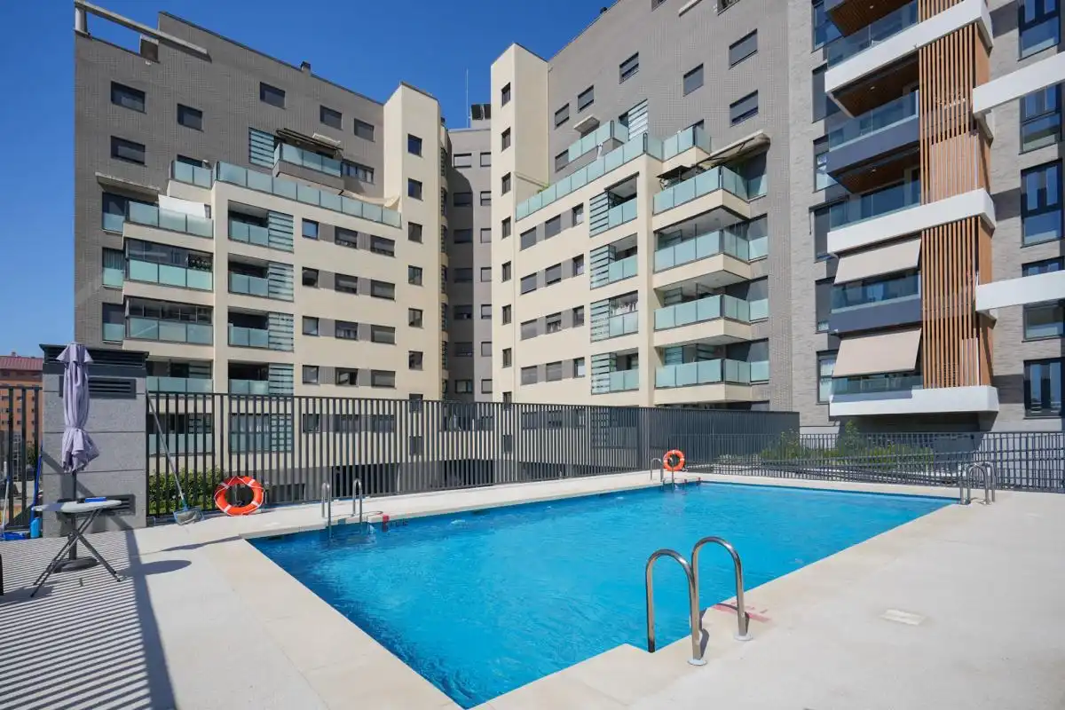 Swimming pool of Flat for sale in Madrid  with Air Conditioner, Heating and Private garden