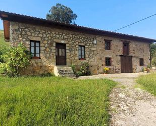 Vista exterior de Casa o xalet en venda en Piélagos amb Jardí privat