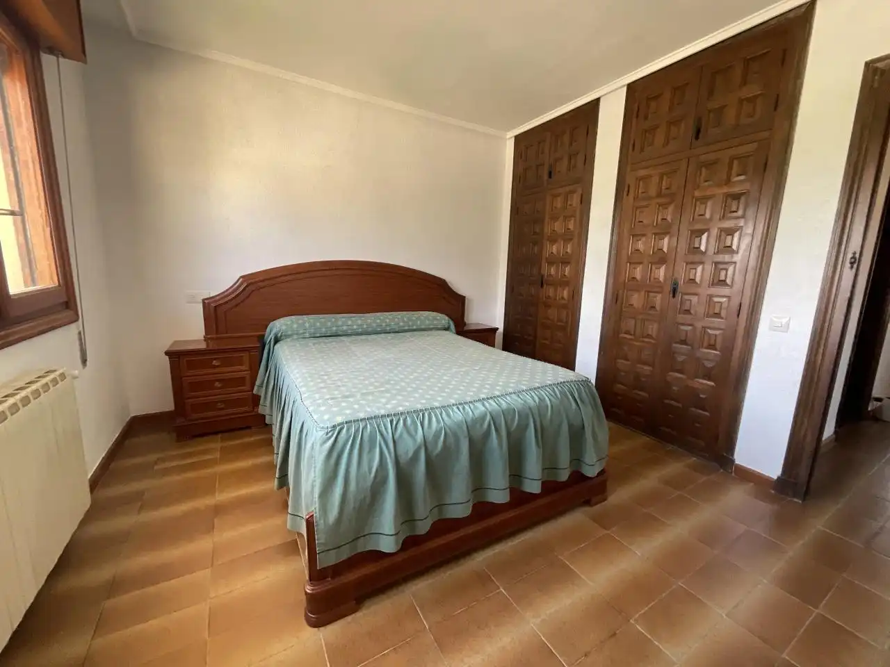 Dormitori de Casa o xalet en venda en Castañares de Rioja amb Calefacció, Jardí privat i Parquet