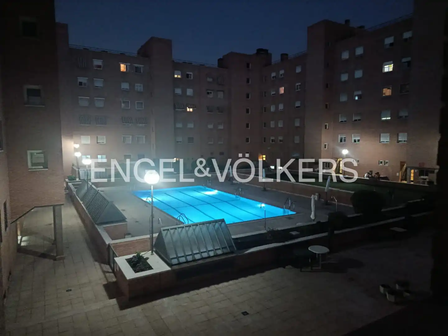 Swimming pool of Flat for rent in Madrid  with Heating and Pets allowed