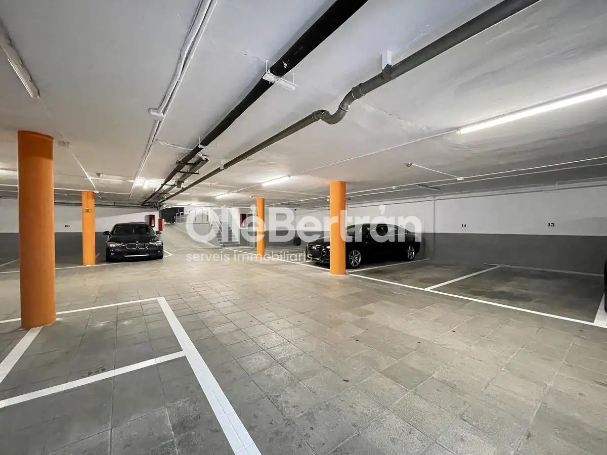 Parkplatz von Garage zur Miete in L'Hospitalet de Llobregat