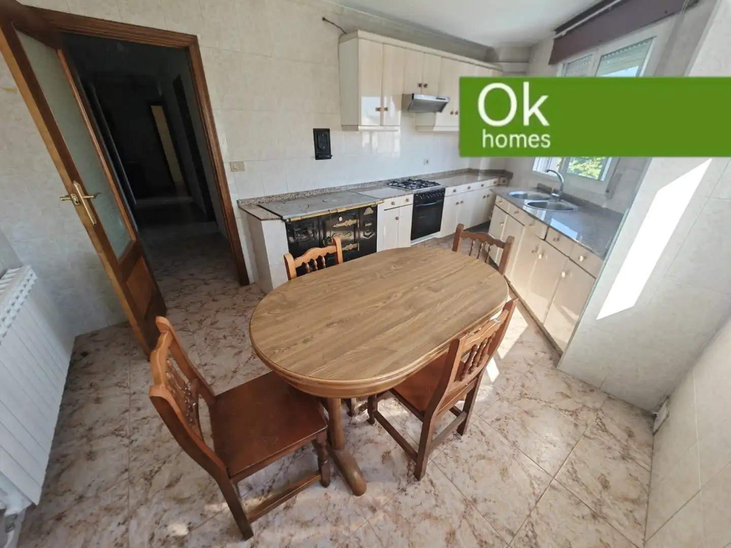 Cocina de Casa o chalet en venta en Friol con Calefacción, Jardín privado y Trastero