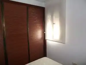 Dormitori de Pis de lloguer en Madrid amb Aire condicionat, Calefacció i Traster