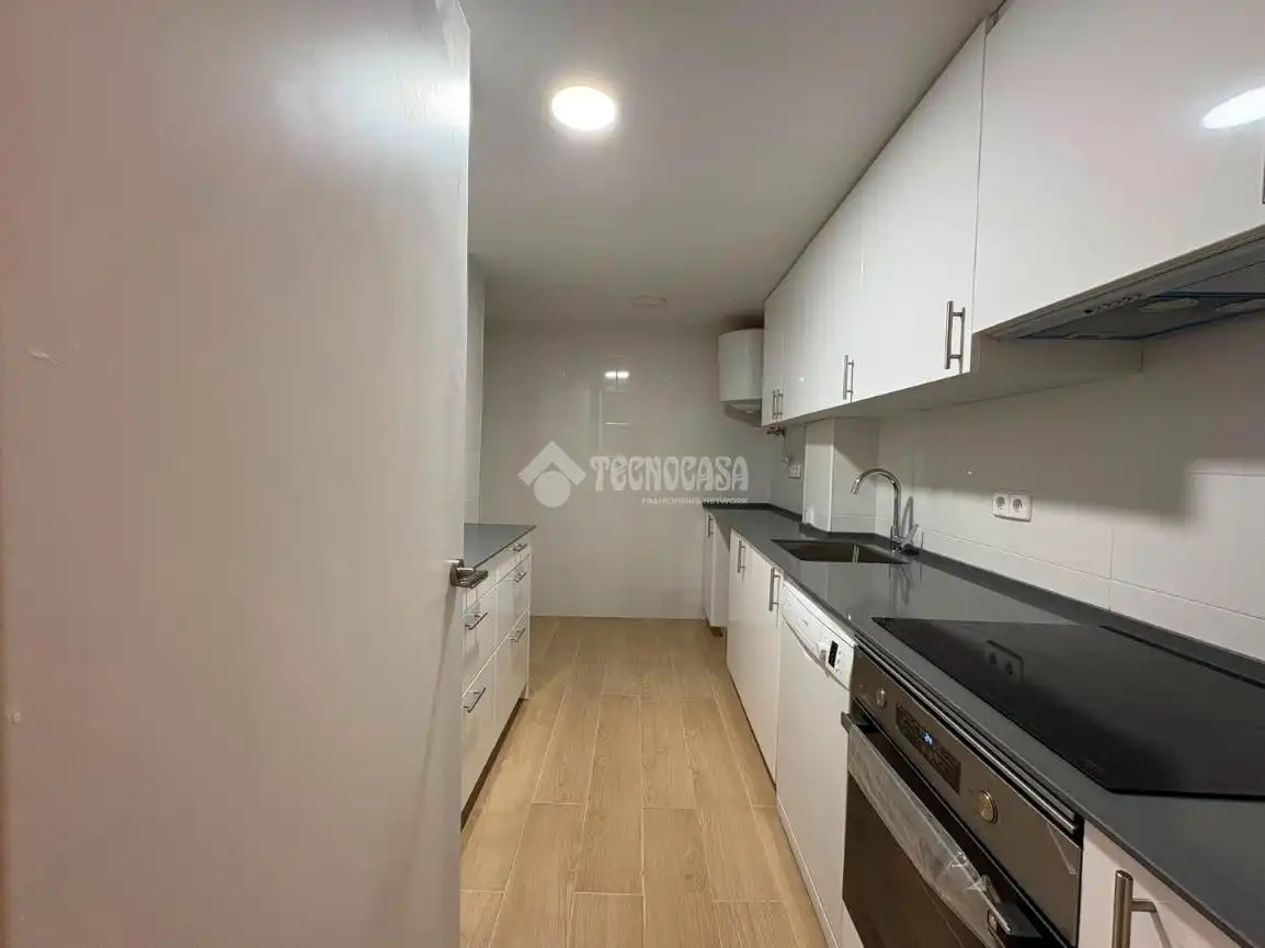 Kitchen of Flat for rent in Madrid