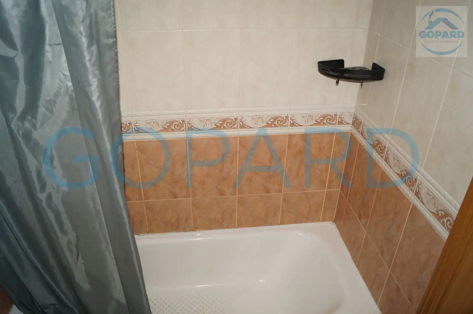 Bany de Pis de lloguer en Villanueva de la Cañada amb Calefacció, Parquet i Terrassa