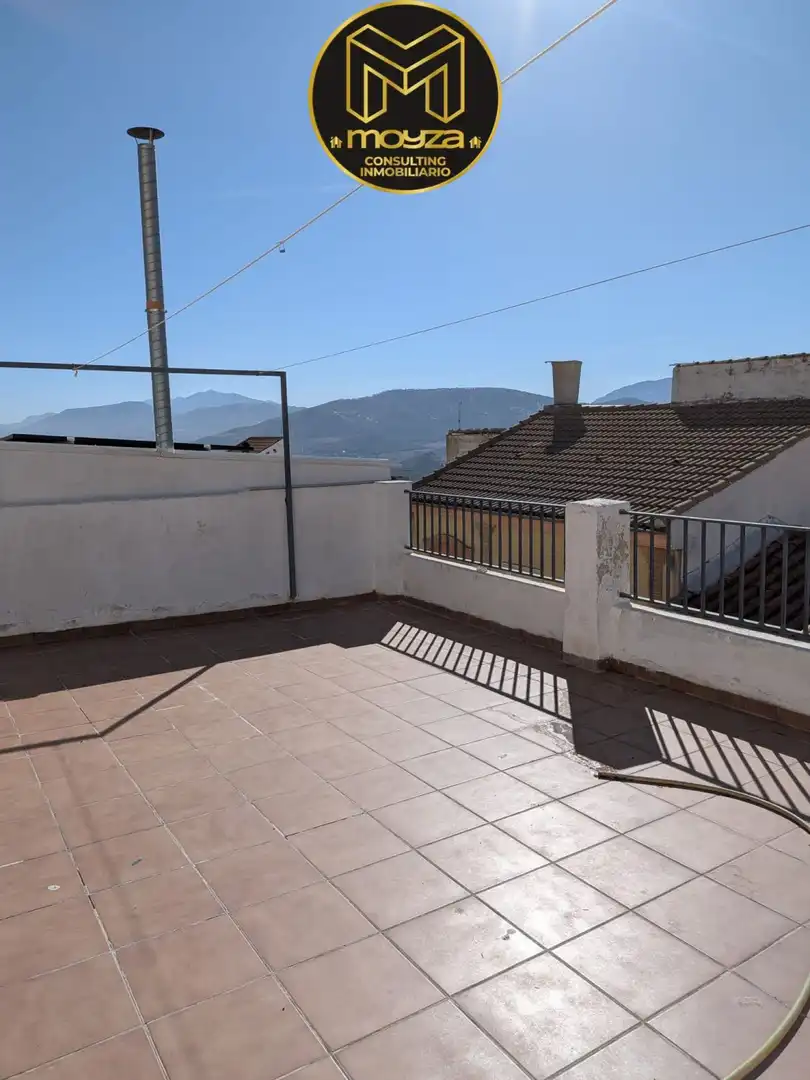 Casa con terraza en venta en San Felipe - El Almendral - La Merced
