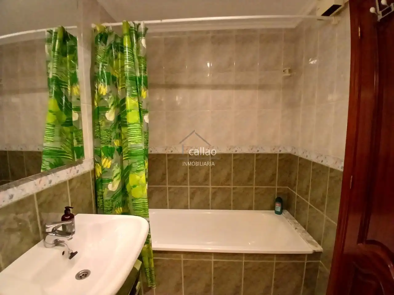 Bany de Apartament de lloguer en Ares amb Moblat