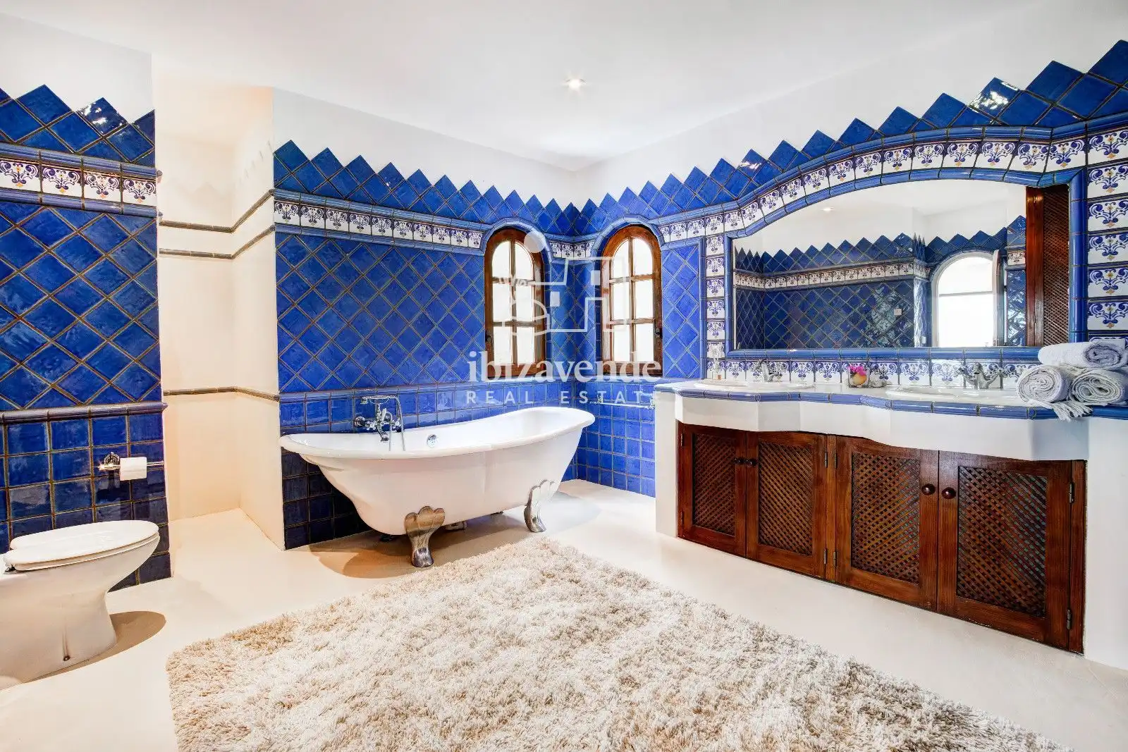 Bathroom of Houses for sale in Santa Eulària des Riu  with Air Conditioner, Private garden and Terrace