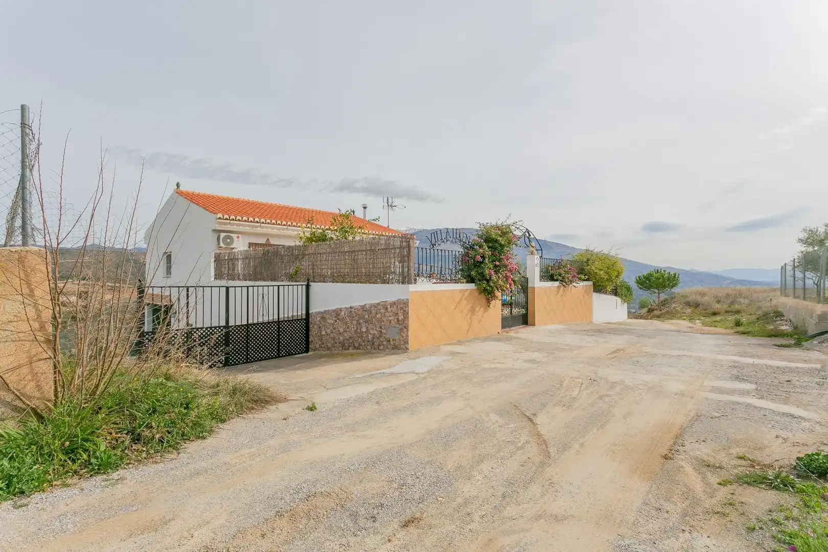 Vista exterior de Casa o chalet en venta en Albuñuelas con Aire acondicionado, Jardín privado y Terraza