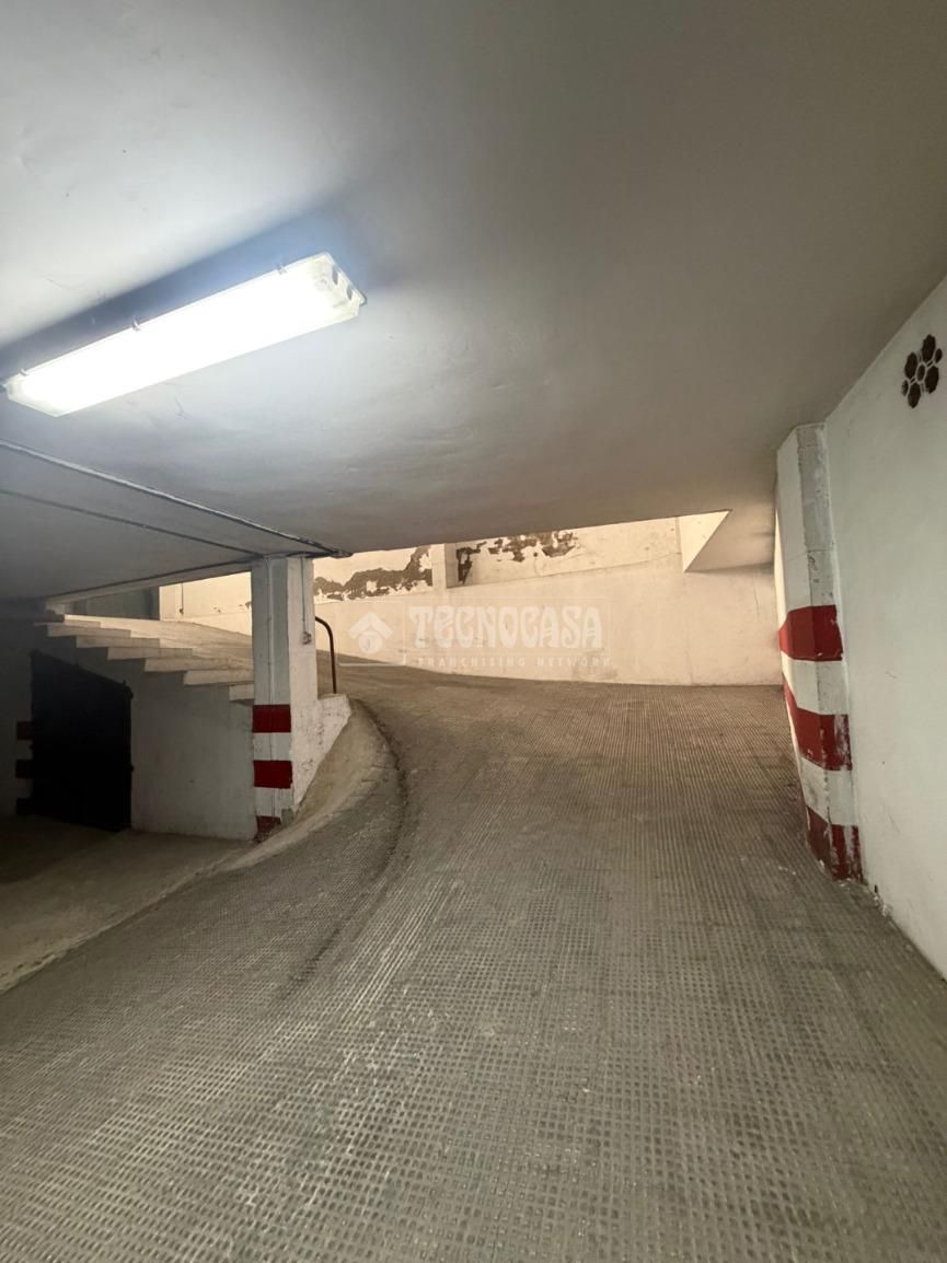 Parkplatz von Garage zum Verkauf in Utrera