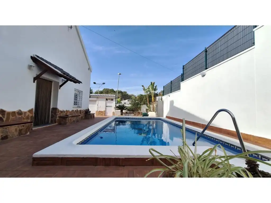 Casa amb piscina en venda a Calle Tomas Martinez Domenech, imagen 3