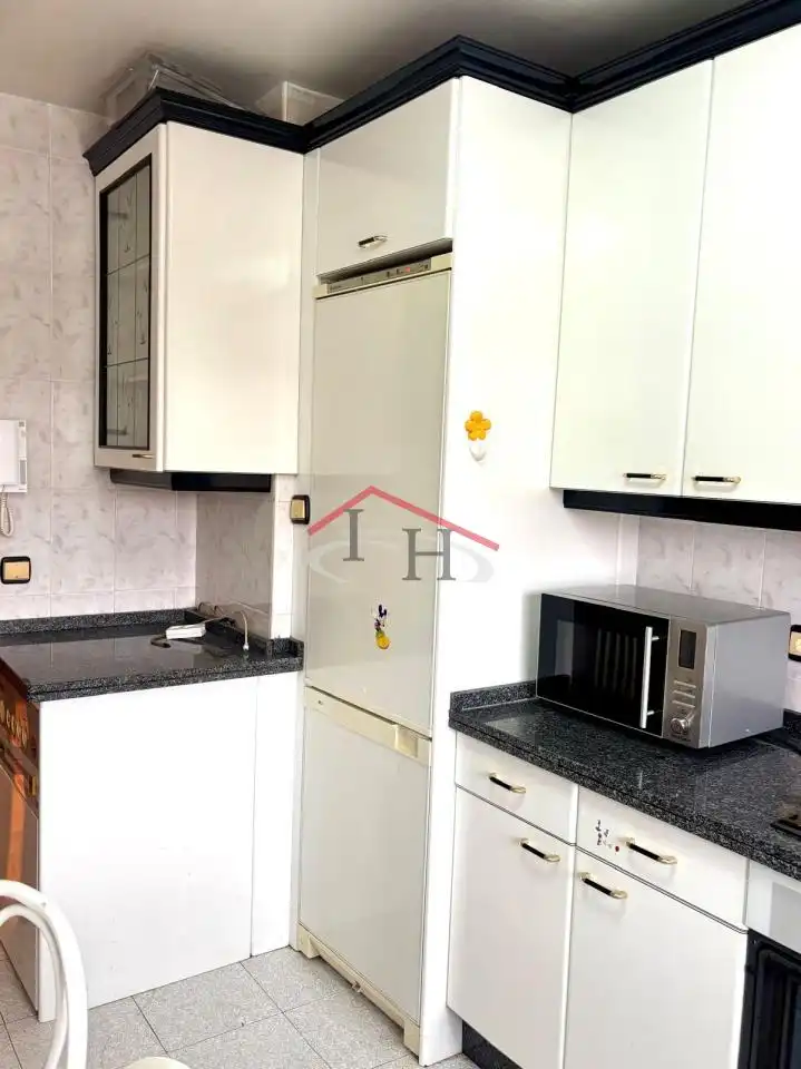 Flat for sale in Santiago Apóstol, imagen 4