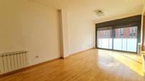 Living room of Flat for sale in Girona Capital  with Air Conditioner and Balcony