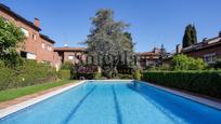 Exterior view of Single-family semi-detached for sale in Sant Cugat del Vallès  with Air Conditioner, Heating and Private garden
