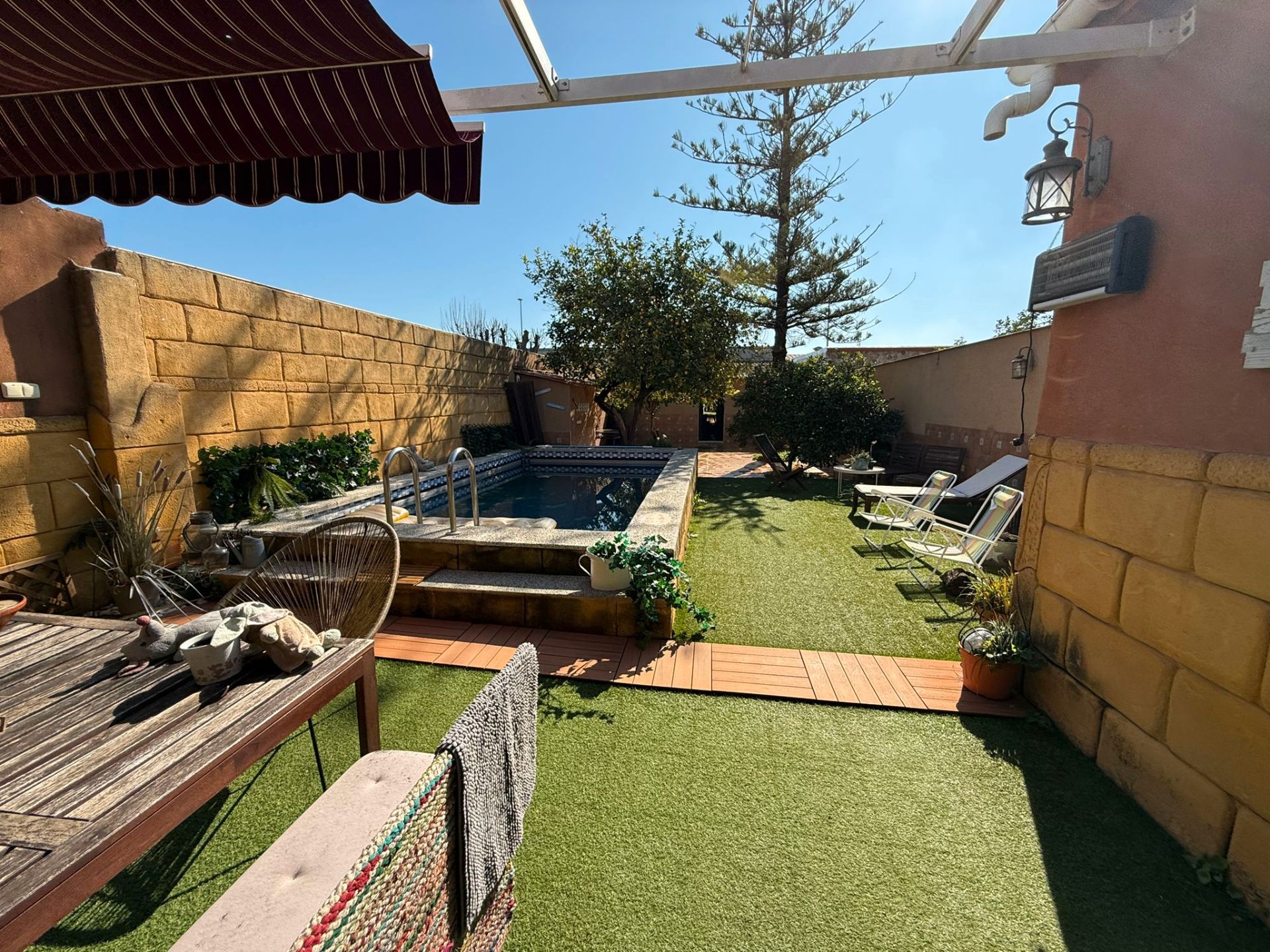 Piscina de Casa o xalet en venda en Dos Hermanas amb Aire condicionat, Jardí privat i Piscina