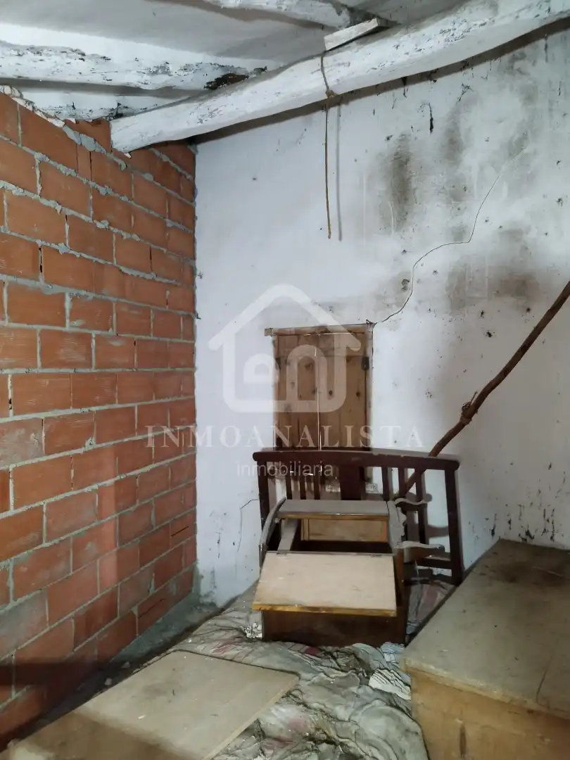 Houses for sale in Requena  with Private garden