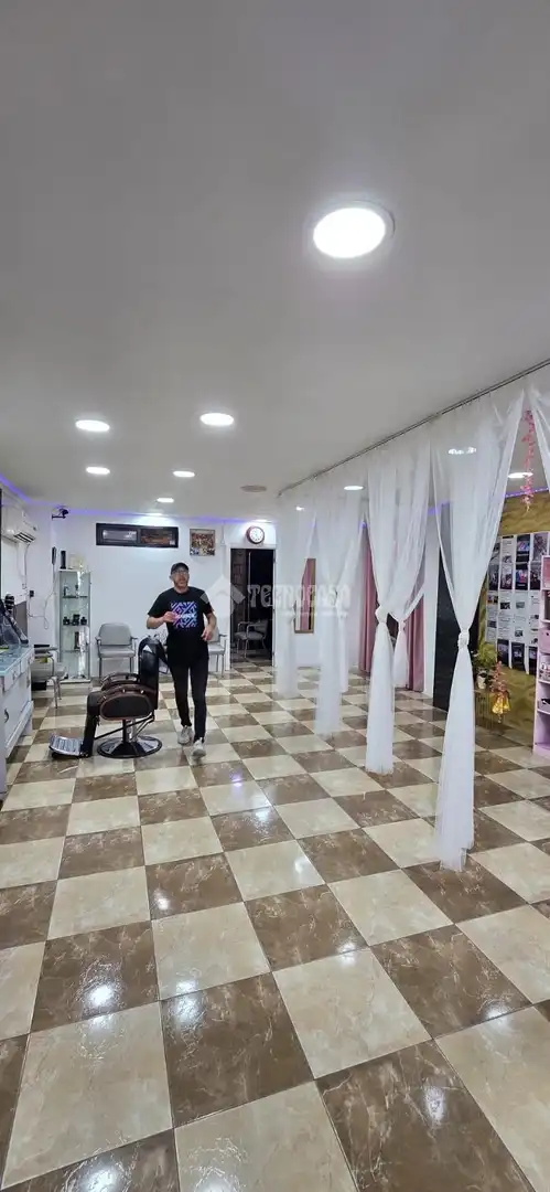 Local en venta en Sevilla con Aire acondicionado y Internet