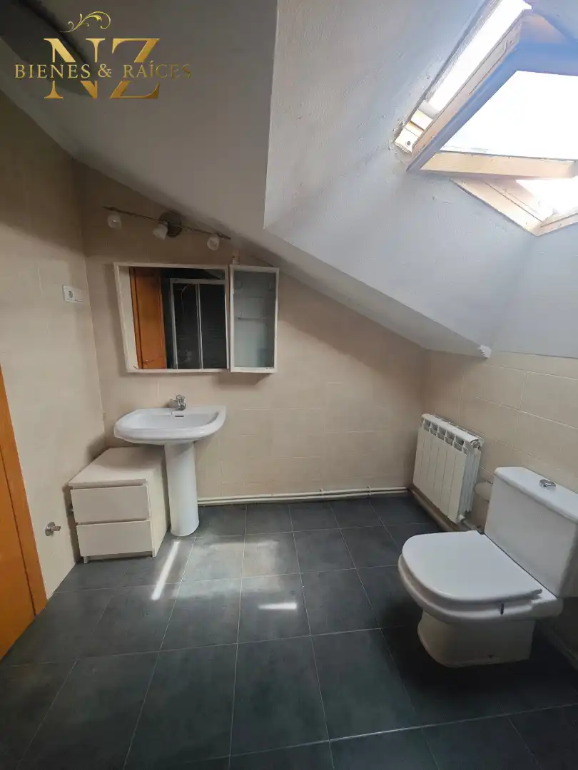Baño de Dúplex en venta en Numancia de la Sagra con Calefacción, Trastero y Horno