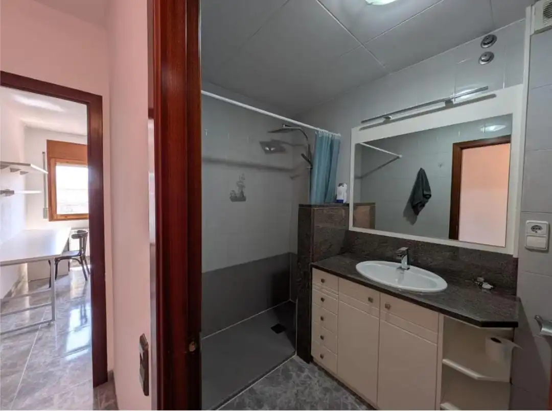 Bathroom of Flat for rent in Vic  with Heating, Furnished and Oven