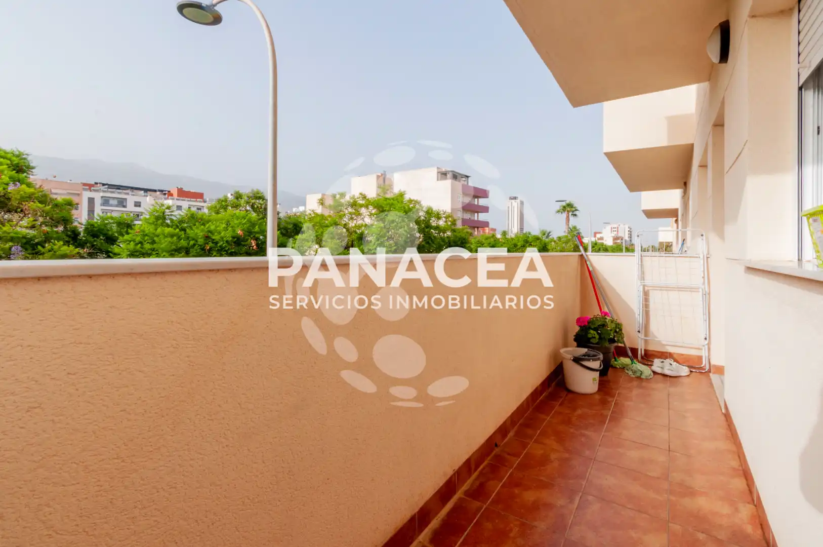 Terraza de Piso en venta en El Ejido con Amueblado, TV y Balcón