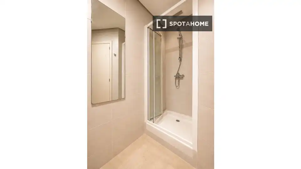 Badezimmer von Wohnungen zur untervermieten in Mijas mit Klimaanlage, Terrasse und Möbliert