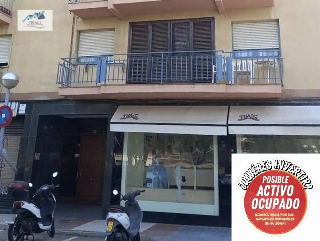 Flat with terrace for sale in Rambla CATALUNYA