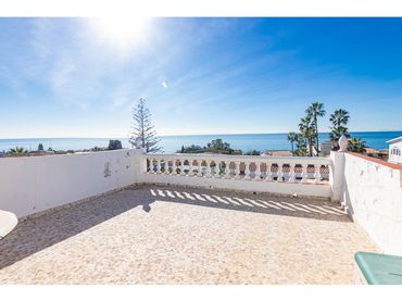 Villa con giardino in vendita a Urbanizacion La Sirena