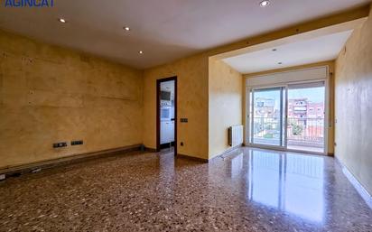 Flat for sale in Barberà del Vallès  with Air Conditioner and Balcony