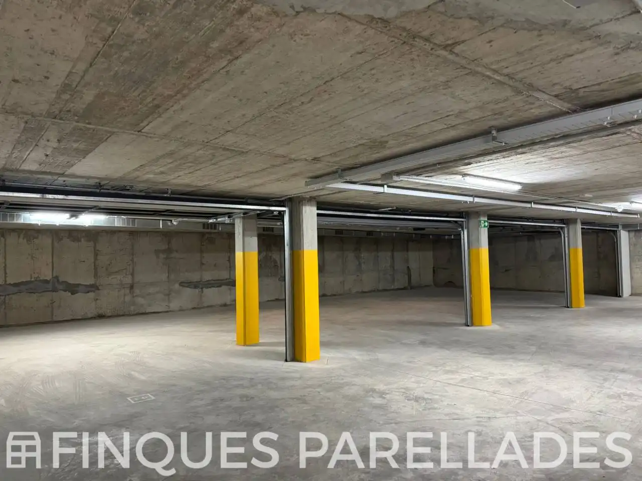 Parking of Flat for sale in Sitges  with Air Conditioner, Heating and Parquet flooring