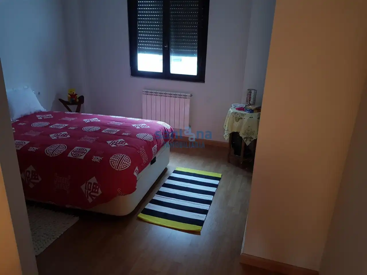 Dormitori de Apartament en venda en La Robla  amb Calefacció, Parquet i Terrassa