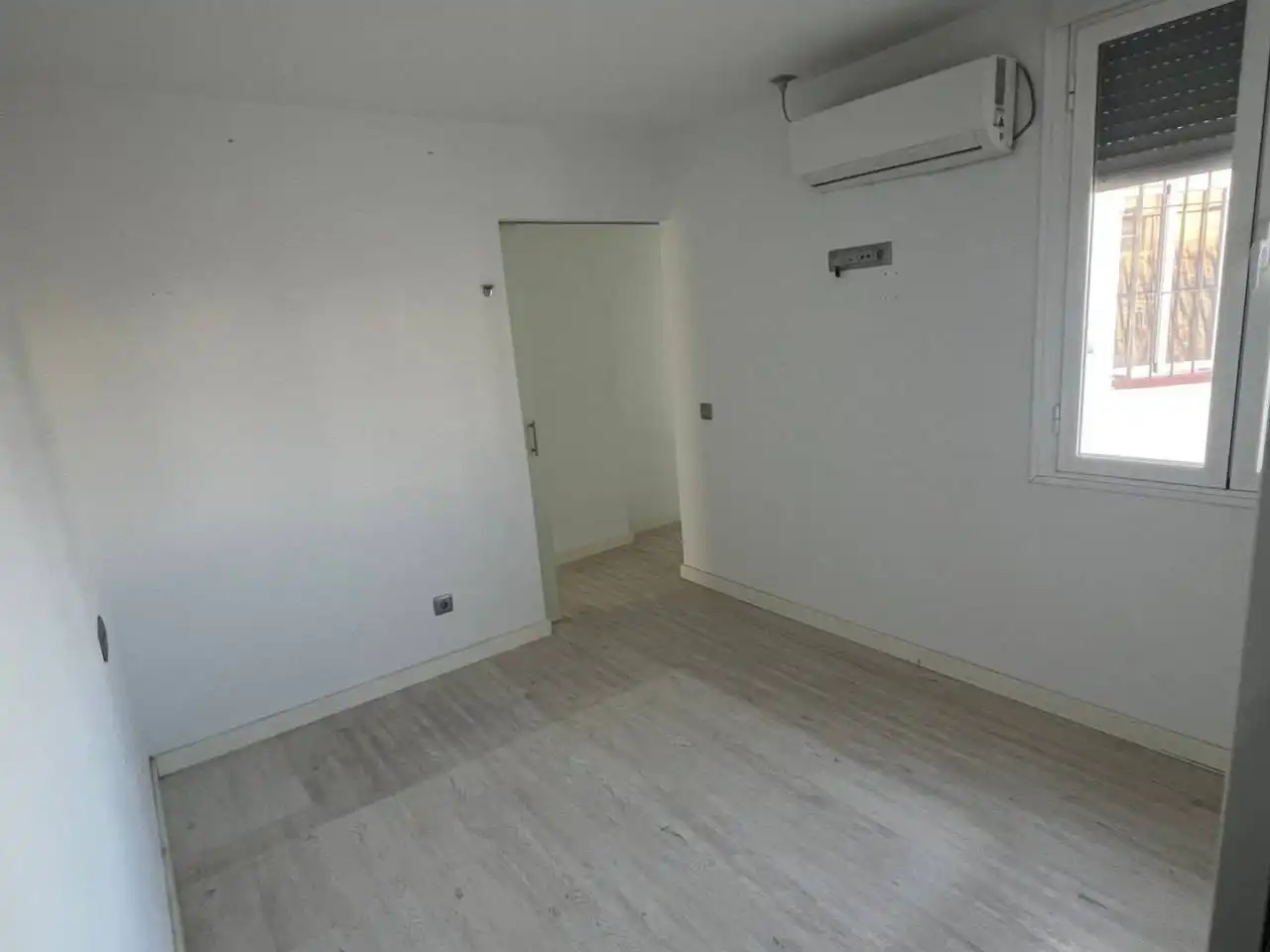 Attic for sale in Sevilla  with Air Conditioner, Terrace and Storage room