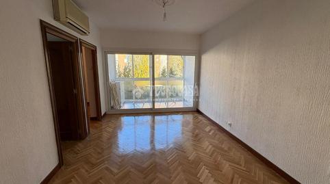 Foto 3 de Piso de alquiler en Peñagrande, Madrid