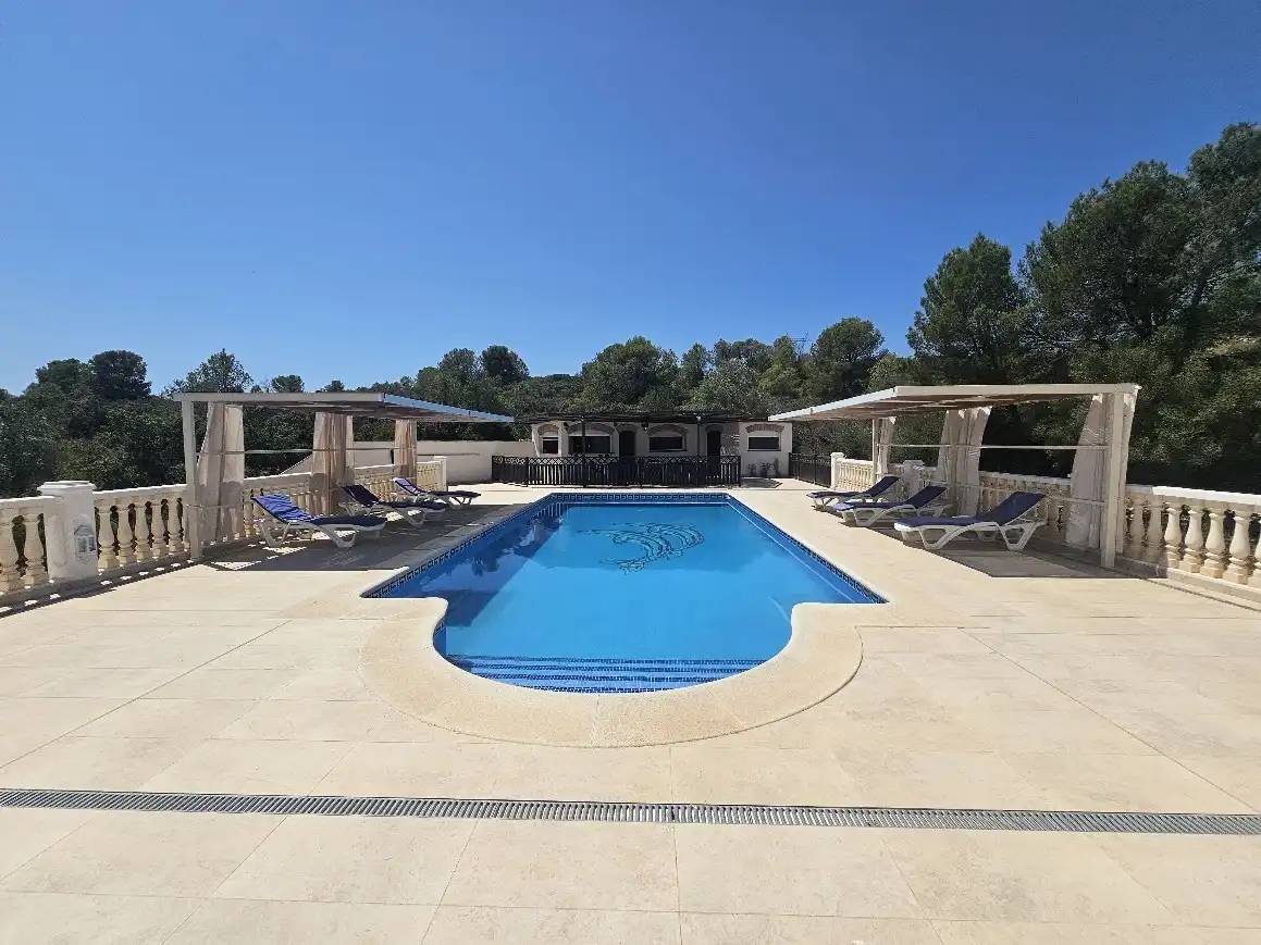 Maison rustique avec piscine à vendre à Xàtiva