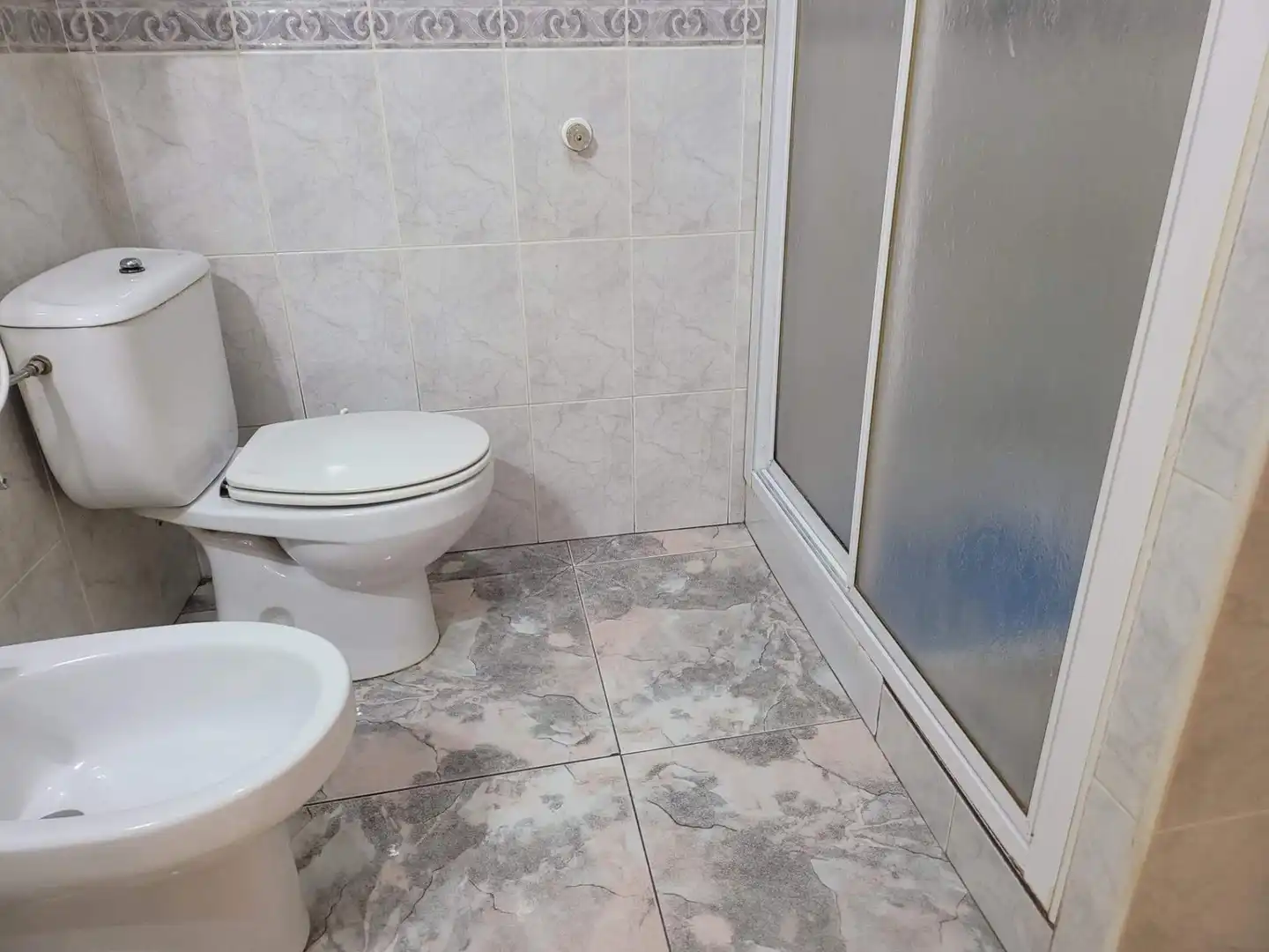 Bathroom of Flat for sale in Murcia  with Air Conditioner, Private garden and Storage room
