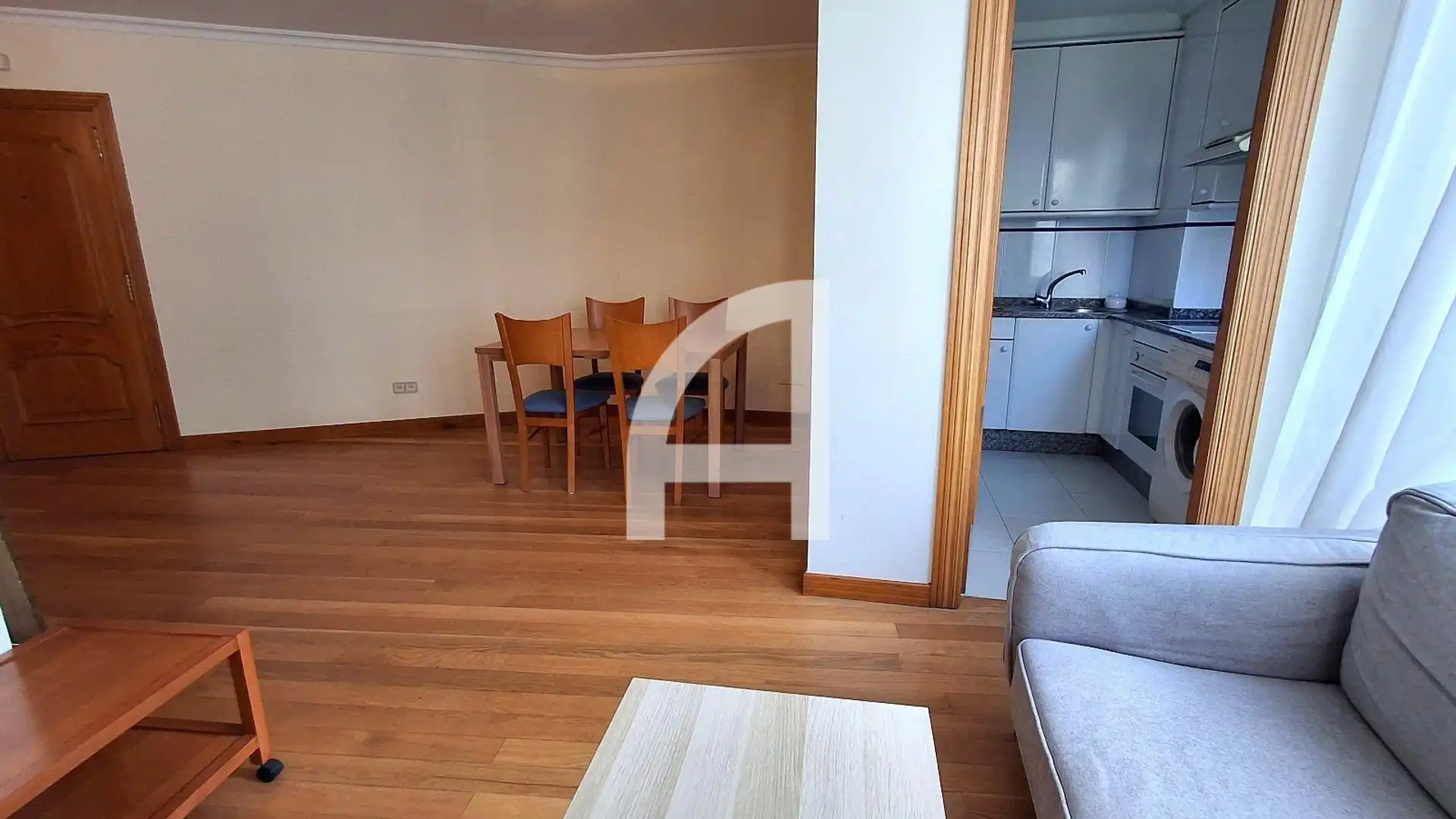 Flat for rent in Praza de Compostela, Centro - Areal
